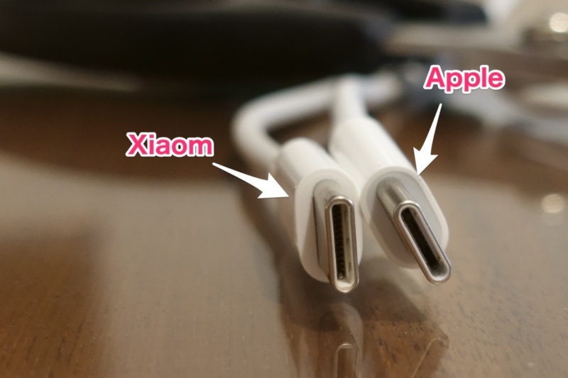 USB-C cable plug compare left Xiaomi, right Apple