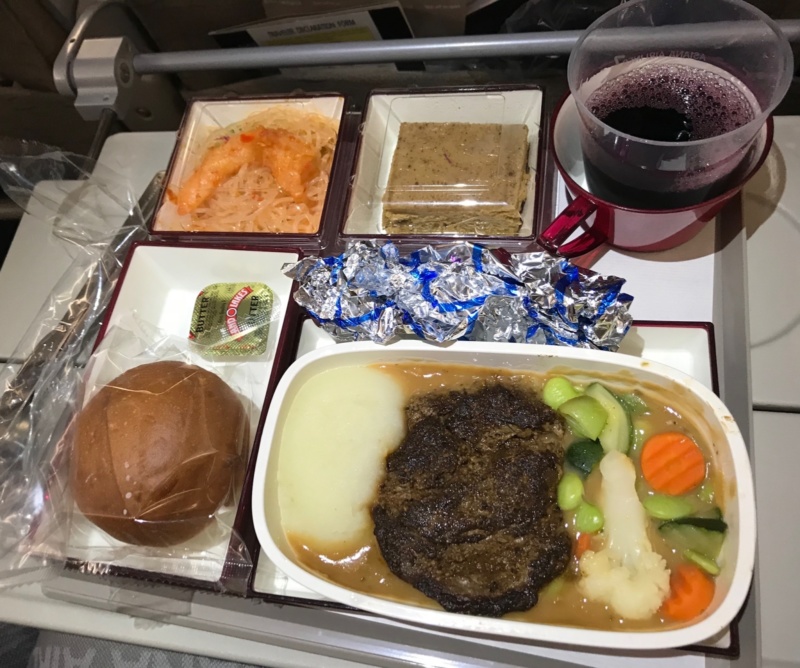 In-flight meal provided in OZ201 LAX-ICN